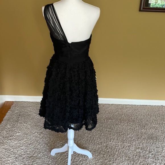 Adrianna Papell - One shoulder evening dress - Picture 7 of 10